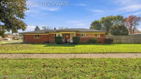 6754 Olen St, Shelby Township, MI 48317