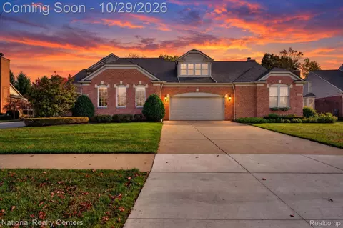 49041 Rainbow Ln N, Northville, MI 48168