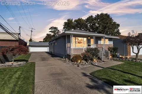21515 Broadway St, Saint Clair Shores, MI 48080