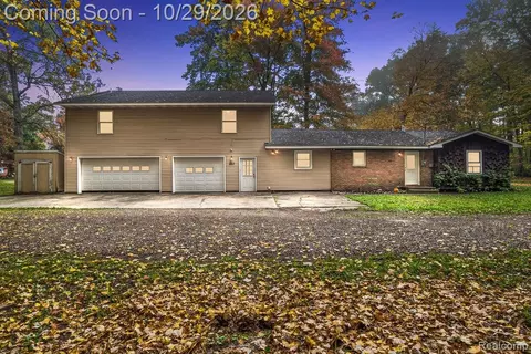 257 Edgewood Dr, Quincy, MI 49082