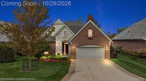 2580 Stoneykirk Ct, Oakland, MI 48306