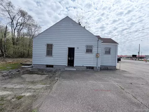 3106 W Pierson Rd, Mount Morris, MI 48504 photo 2