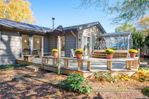 Exterior - 726 Devonshire Rd, Fowlerville, MI 48836 photo 2 of 7