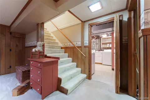 Entry Way - 726 Devonshire Rd, Fowlerville, MI 48836 photo 2 of 2