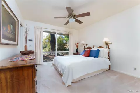 Bedroom - 726 Devonshire Rd, Fowlerville, MI 48836 photo 1 of 3