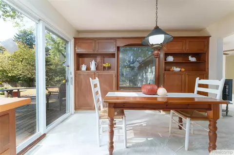 Dining - 726 Devonshire Rd, Fowlerville, MI 48836 photo 1 of 1