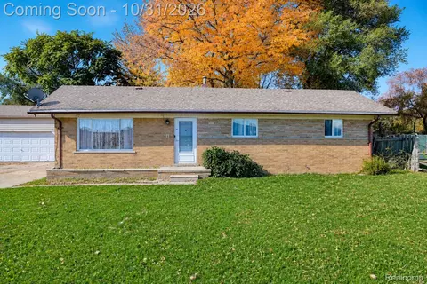 117 N Groesbeck Hwy, Mount Clemens, MI 48043