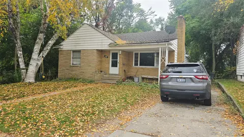 1420 Chestnut St, Port Huron, MI 48060