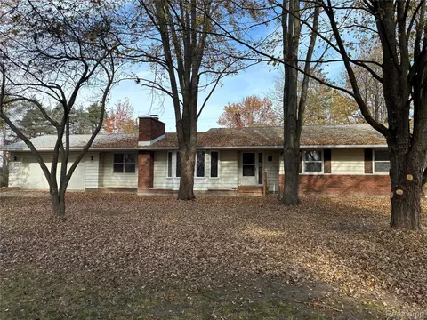 11630 Rynn Rd, Emmett, MI 48022