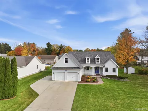 2074 Edward Ln W Ln, Kimball, MI 48074