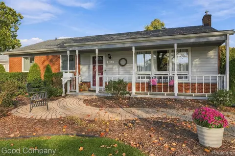3118 Clawson Ave, Royal Oak, MI 48073