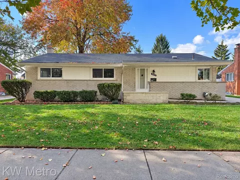 30113 Champine St, Saint Clair Shores, MI 48082