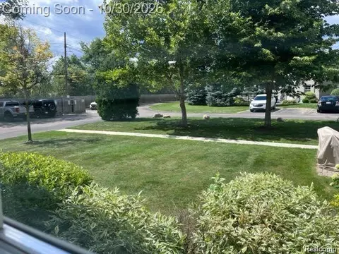 Other - 1722 Graefield Rd Apt Rd #46, Birmingham, MI 48009 photo 12 of 41