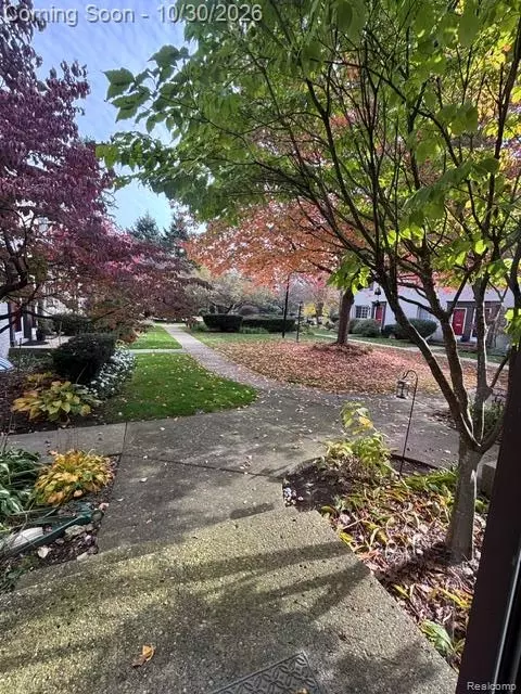 Exterior - 1722 Graefield Rd Apt Rd #46, Birmingham, MI 48009 photo 2 of 3