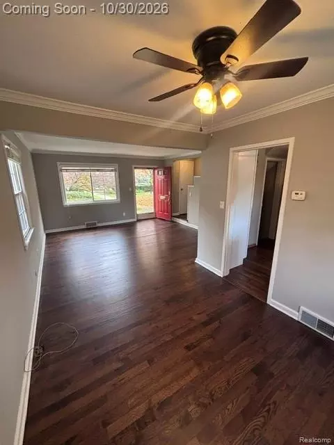 Living - 1722 Graefield Rd Apt Rd #46, Birmingham, MI 48009 photo 1 of 5