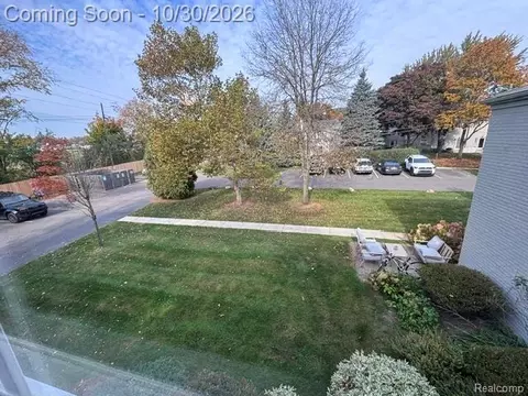 Other - 1722 Graefield Rd Apt Rd #46, Birmingham, MI 48009 photo 1 of 41