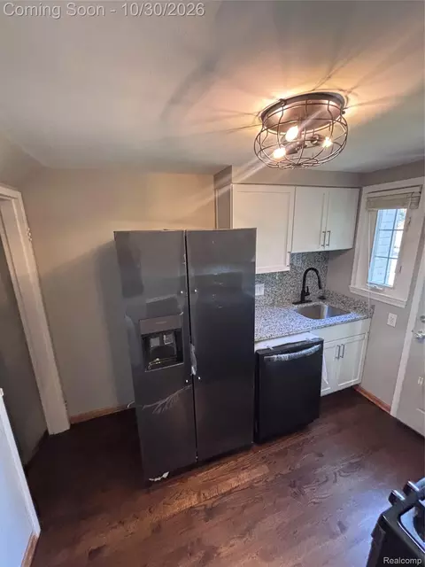 Kitchen - 1722 Graefield Rd Apt Rd #46, Birmingham, MI 48009 photo 1 of 3