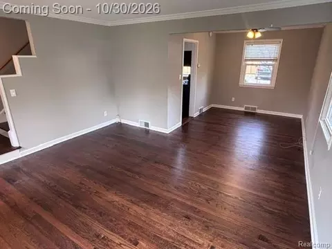 Living - 1722 Graefield Rd Apt Rd #46, Birmingham, MI 48009 photo 3 of 5