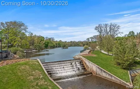View/Area - 1722 Graefield Rd Apt Rd #46, Birmingham, MI 48009 photo 1 of 4
