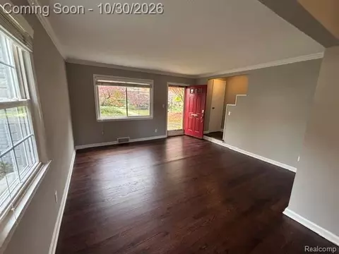Living - 1722 Graefield Rd Apt Rd #46, Birmingham, MI 48009 photo 2 of 5