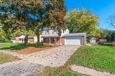 3010 Airport Rd, Waterford, MI 48329