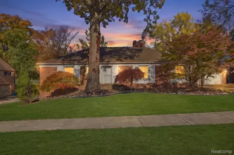 27256 Meadowbrook Rd, Redford, MI 48239