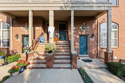 405 Old Pine Way 11 Way, Walled Lake, MI 48390