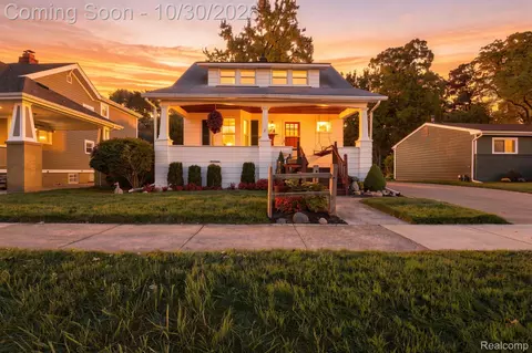 411 Hawthorn Ave, Royal Oak, MI 48067