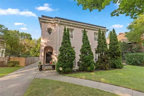 1458 Burns St, Detroit, MI 48214