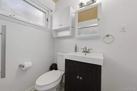 Bath - 22556 Masch Ave, Warren, MI 48091 photo 1 of 2