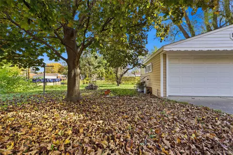 Exterior - 22556 Masch Ave, Warren, MI 48091 photo 4 of 5