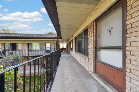 995 N Cass Lake Rd 1 Apt Rd # 239, Waterford, MI 48328
