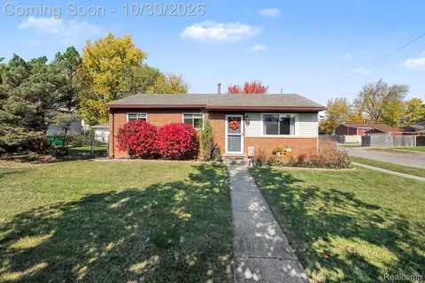 320 University Ave, South Lyon, MI 48178
