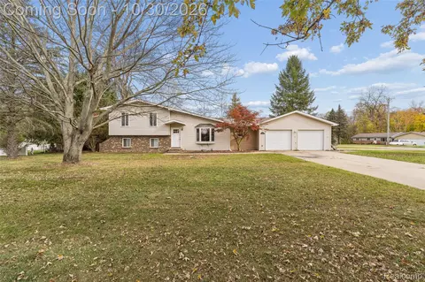2276 Doris Ct, Oregon, MI 48446