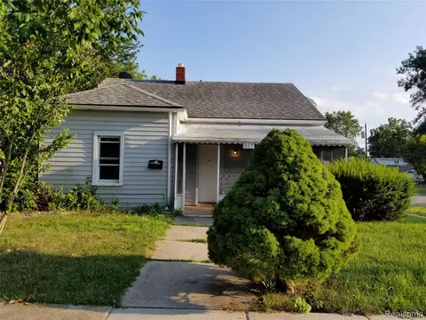985 Boston Ave, Waterford, MI 48328