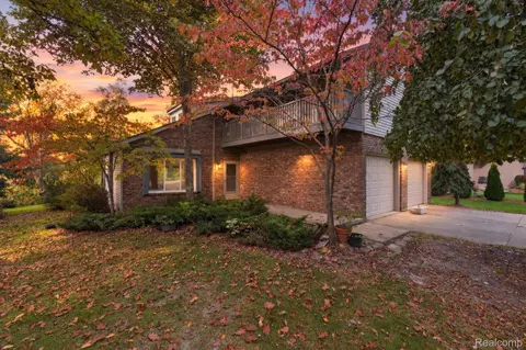 5700 Rothbury Ct, Pittsfield, MI 48197