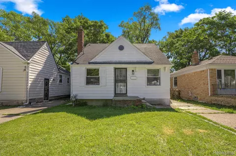 8658 Stahelin Ave, Detroit, MI 48228