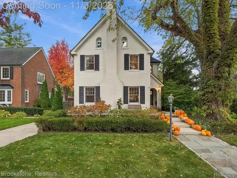 25755 York Rd, Royal Oak, MI 48067
