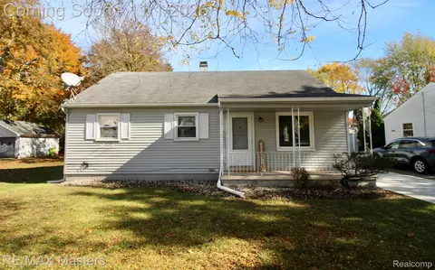 29145 Van Riper St, Flat Rock, MI 48134