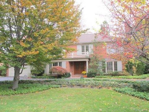 50 Stonehurst Rd, Grosse Pointe Shores, MI 48236 photo 1
