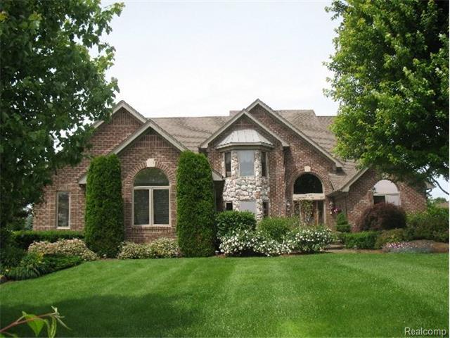 8871 Heatherwood Ct, Washington, MI 48095