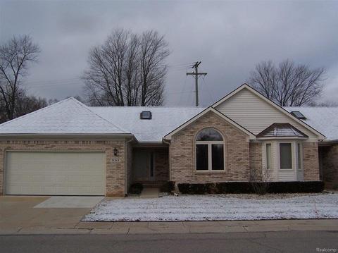 557 Snowbird Cir, Saint Clair, MI 48079 photo 1