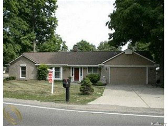830 Sleeth Rd, Commerce Township, MI 48382 photo 1