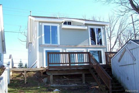 3835 Ormond, White Lake, MI 48383 photo 1
