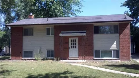2119 Koper Dr, Sterling Heights, MI 48310 photo 1