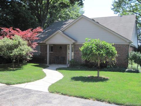 29481 E River Rd, Grosse Ile, MI 48138 photo 1