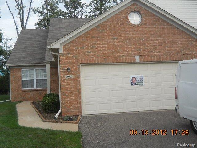33020 Forest Park Dr, Wayne, MI 48184 photo 1