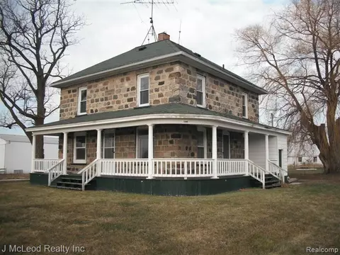 6586 Deckerville Rd, Evergreen, MI 48426 photo 1