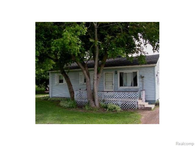 1111 W Frances Rd, Mount Morris, MI 48458 photo 1