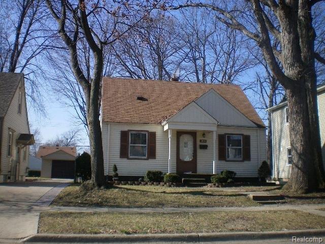 2950 Bennett St, Dearborn, MI 48124 photo 1